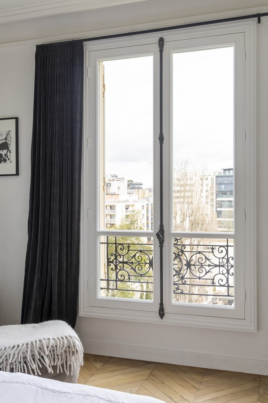 une-fenetre-a-paris-fenetre-en-saillie